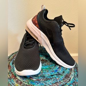 Women’s Nike shoes